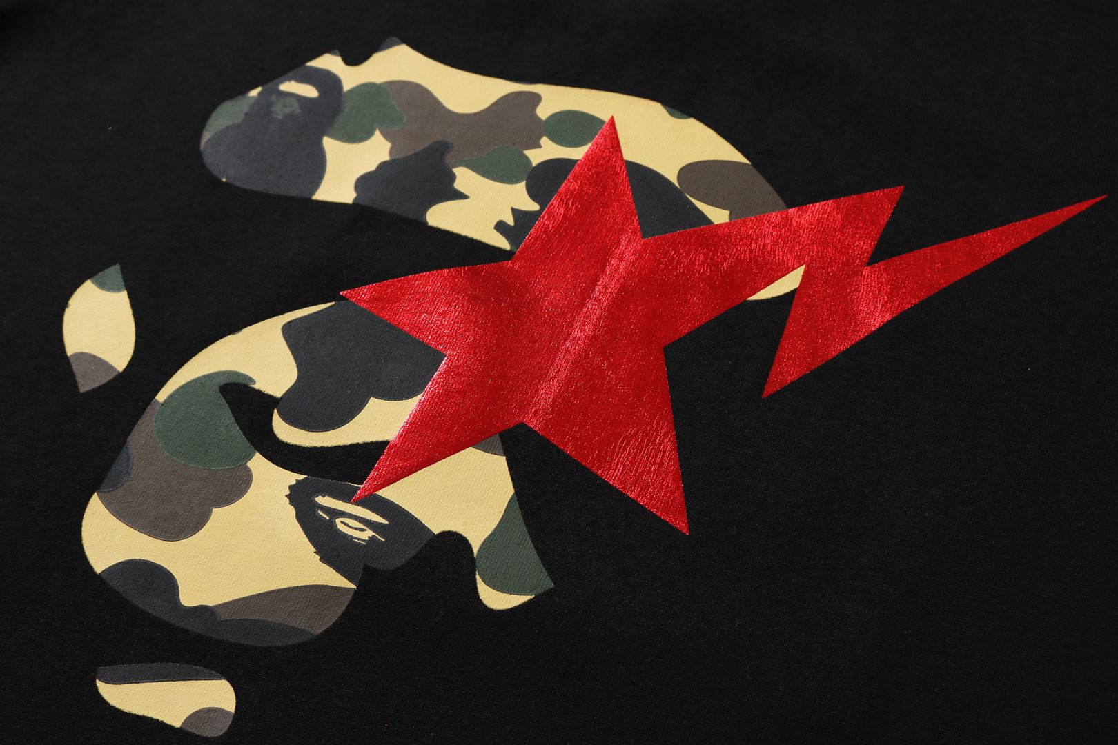 1ST CAMO APE FACE STA TEE