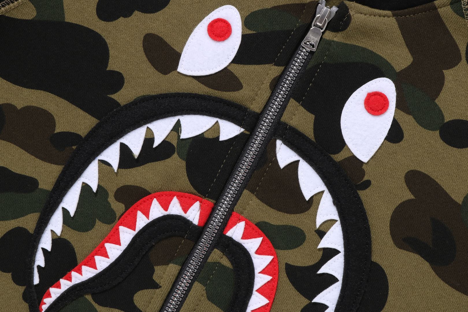 1ST CAMO SHARK PATCH ZIP HOODIE