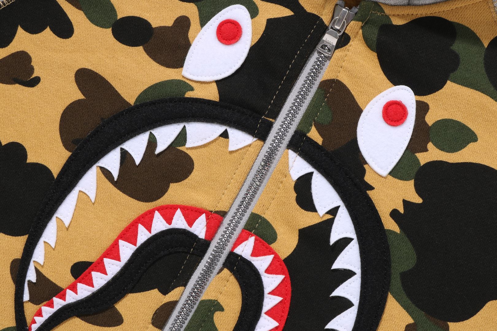 1ST CAMO SHARK PATCH ZIP HOODIE