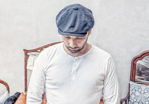 Shorts with Flat Cap Outfits For Men In Their 30s (6 ideas & outfits)