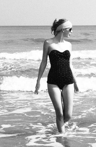 Taylor swift strapless black jantzen swimsuit