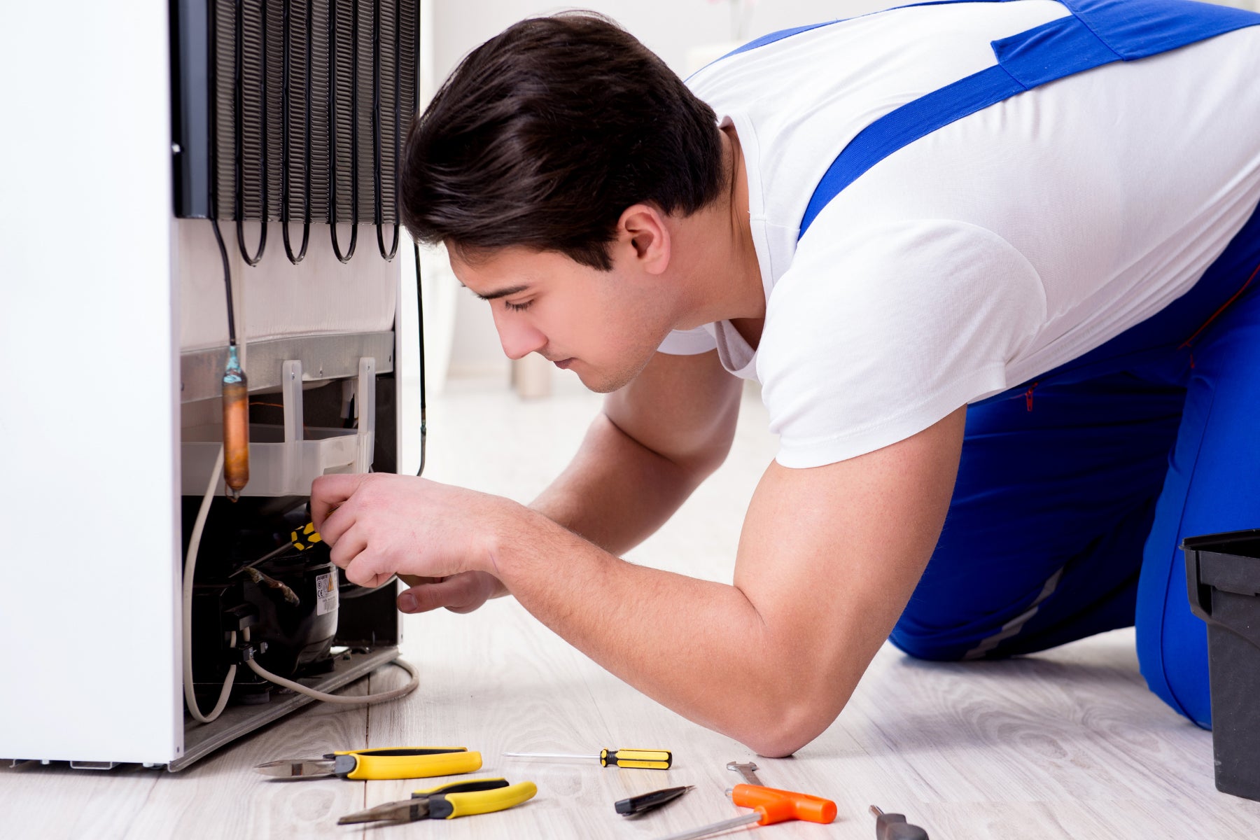 appliance repairman