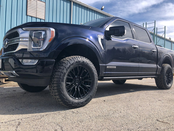 F150 Platnuim With Leveling Kit Installed Wildpeak Tires