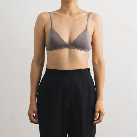 Model: 166cm C70, Wearing 100% Silk Bralette size S (front)