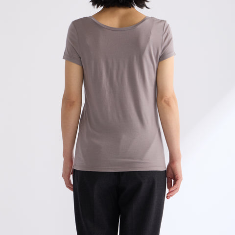 Model: 160cm B-C70, Wearing 100% Merino Wool Jersey 2-Way Short Sleeve Top M (back)