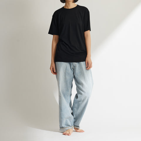 モデル：女性168cm、MEN'S メリノウール100%半袖TシャツLサイズの着用画像（前）