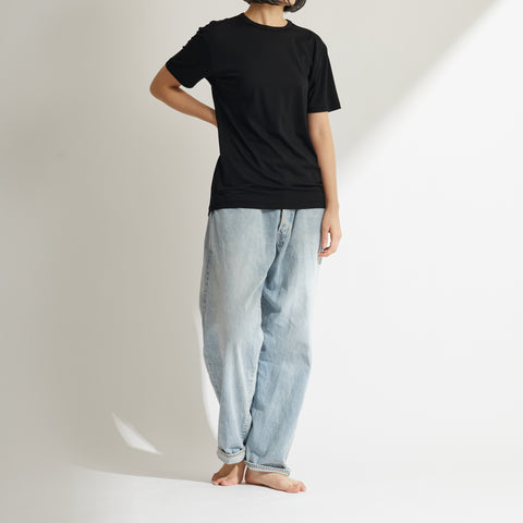 モデル：女性168cm、MEN'S メリノウール100%半袖TシャツMサイズの着用画像（前）
