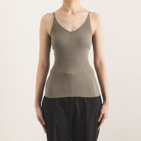 Model: 168cm C65, Wearing Cotton & Silk Rib Camisole with Bra size S (front)