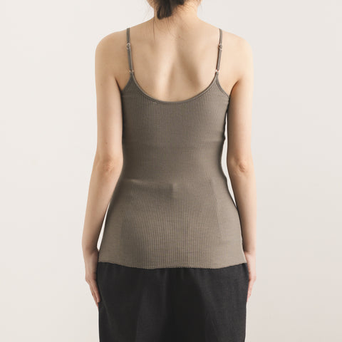 Model: 158cm B70, Wearing Cotton & Silk Rib Camisole with Bra size M (back)
