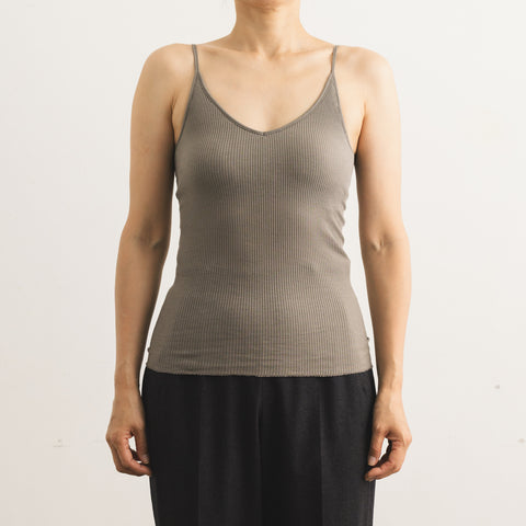 Model: 166cm C70, Wearing Cotton & Silk Rib Camisole with Bra size S (front)