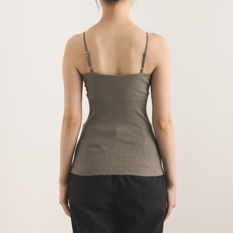 Model: 168cm C65, Wearing Cotton & Silk Rib Bandeau Camisole with Bra size M (back)