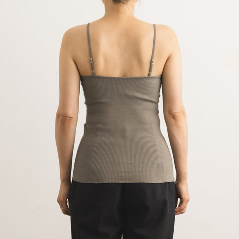 Model: 166cm C70, Wearing Cotton & Silk Rib Bandeau Camisole with Bra size M (back)