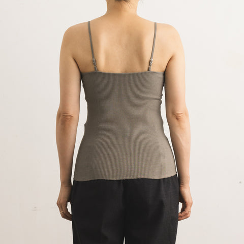 Model: 166cm C70, Wearing Cotton & Silk Rib Bandeau Camisole with Bra size S (back)