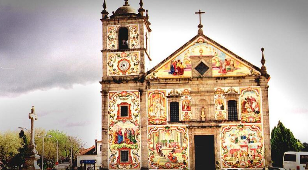 10 exemples de l'art des azulejos au Portugal - Église d'Ovar