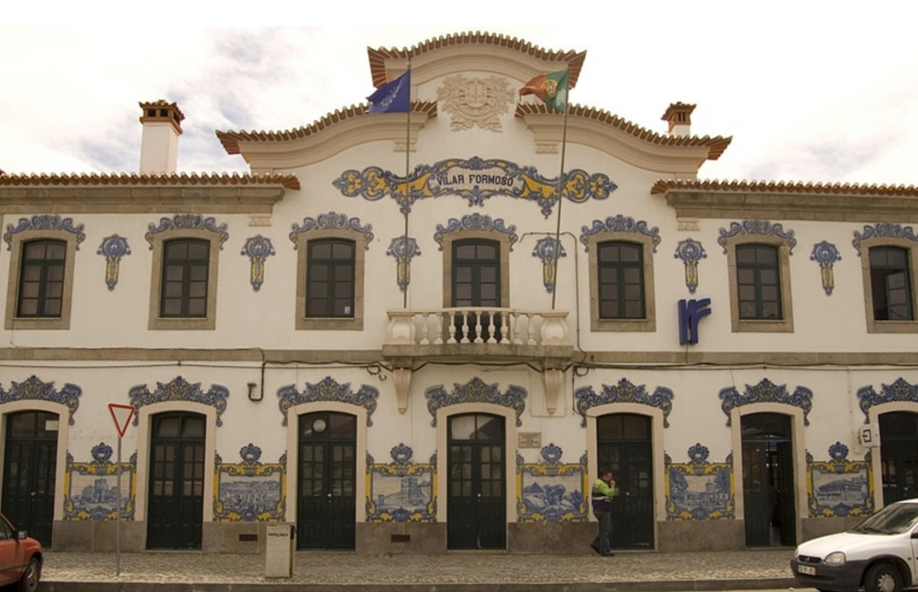 10 examples of the art of azulejos in Portugal - Vilar Formoso train station