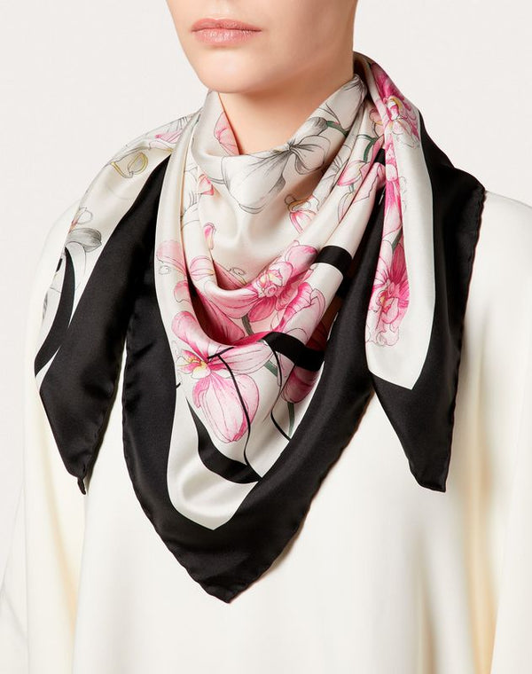 Valentino Garavani Graphic-Print Cashmere-Silk Blend Scarf - ShopStyle  Scarves & Wraps