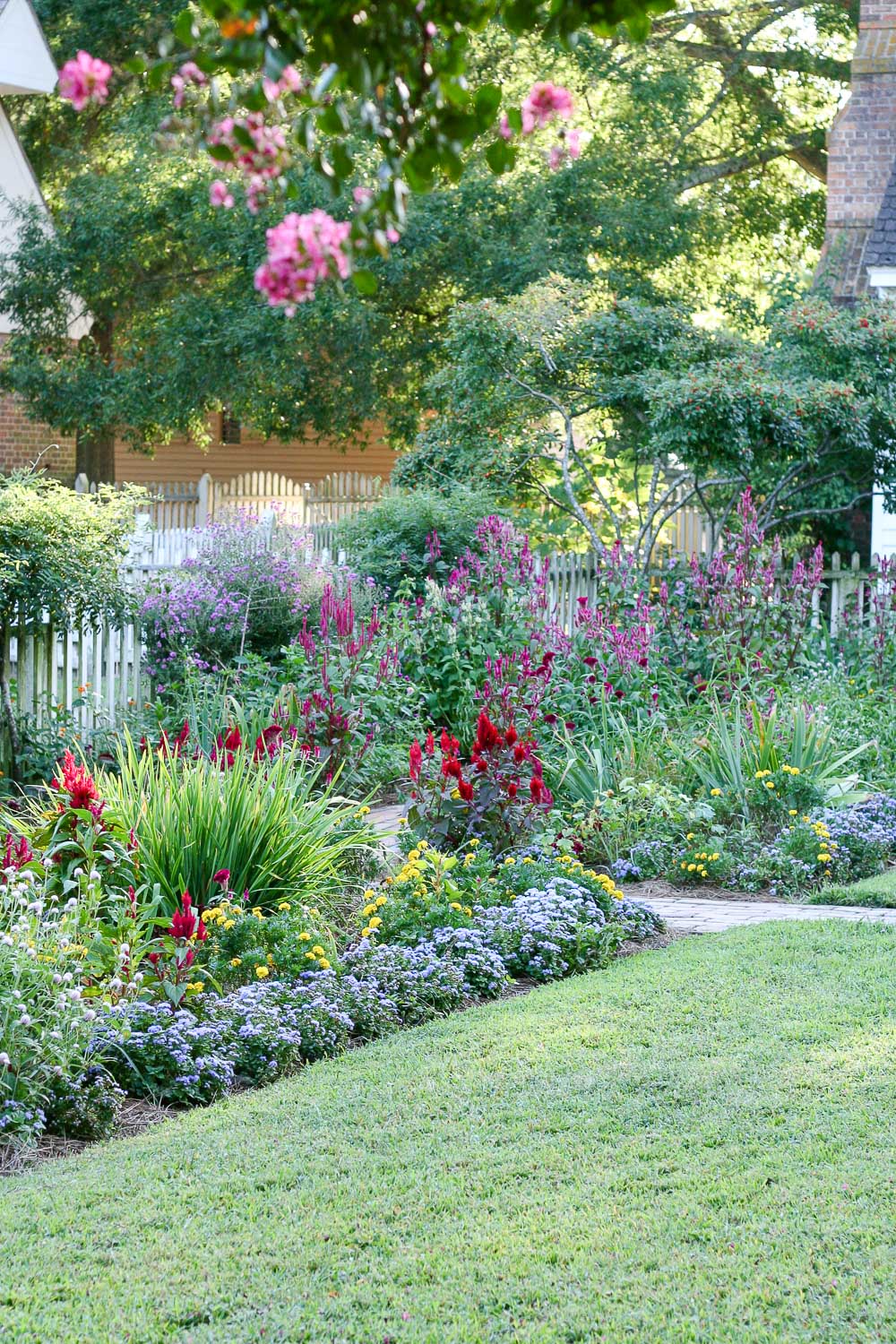 Colonial America Cottage Garden