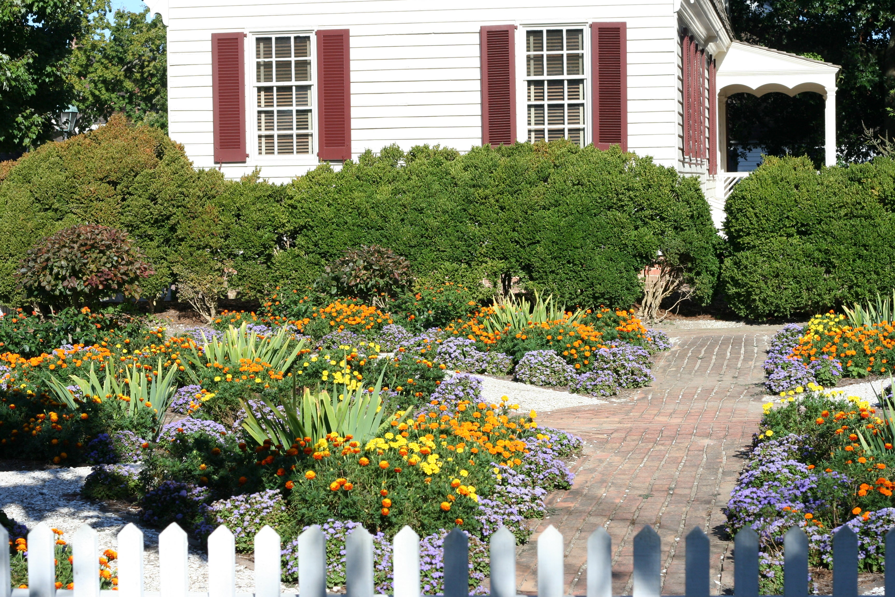 Cottage garden at Colonial Williamsburg