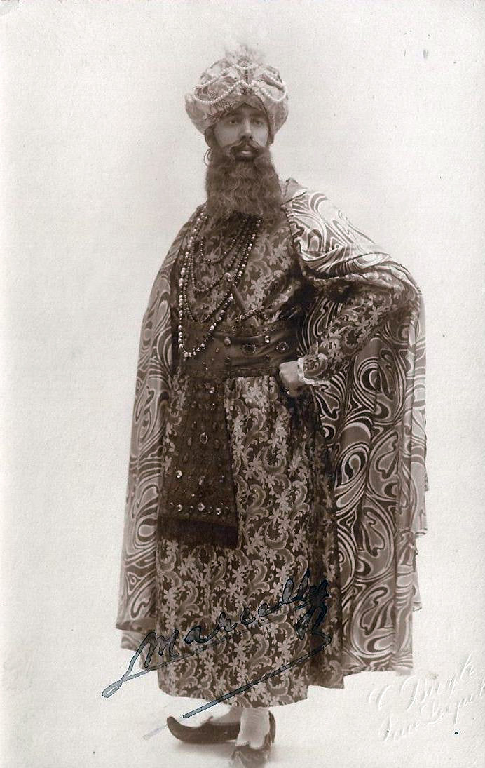 Maurice Marcelly (1889-1924) as the Sultan (“Mârouf, savetier du Caire”)