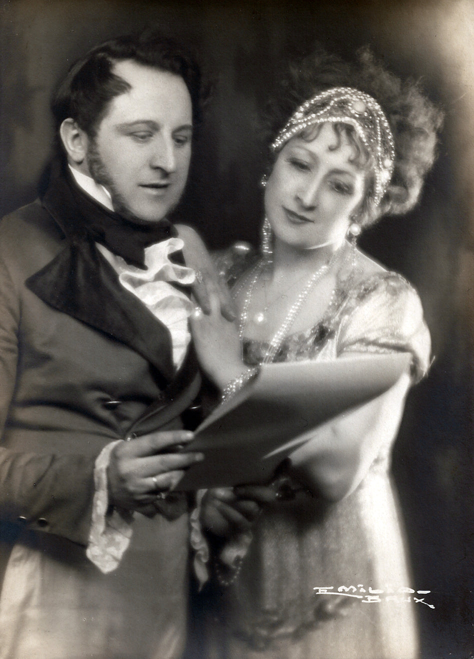 Baritone Alain Malbrecq (aka Alain: 1891-1945) and soprano Lucienne Despy (1893-1945) as Paganini and Princess Bonaparte