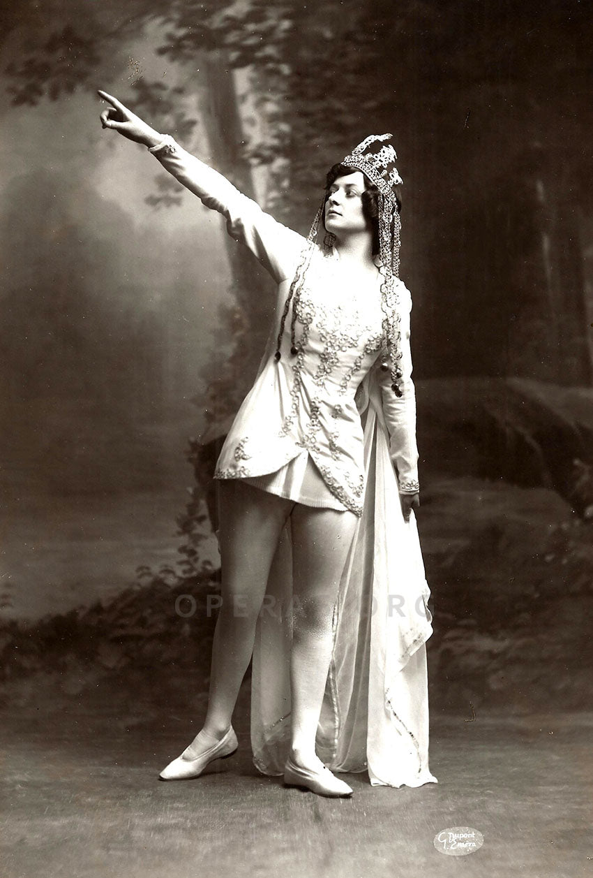 Fanny Heldy (1888-1973) as “Obéron”