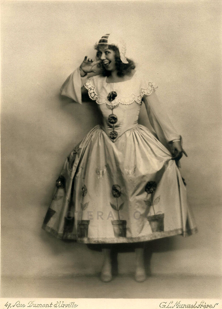 Emma Luart (1892-1968) as the Queen in Samuel-Rousseau’s opéra-comique « Le bon Roi Dagobert »