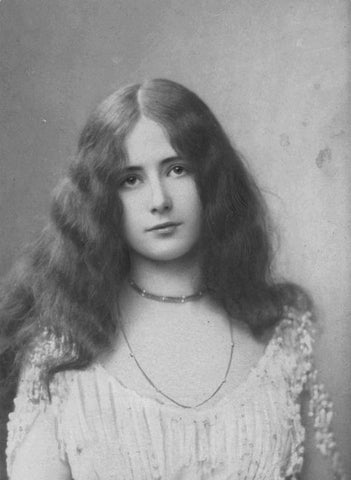 Cleo de Merode at a very young age