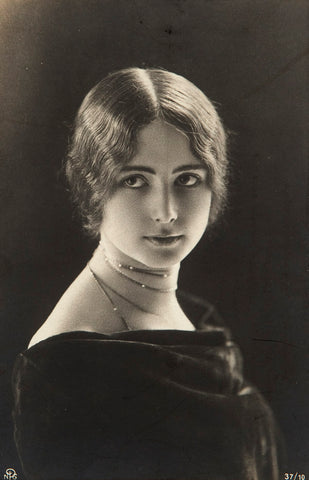 Cleo de Merode photo portrait