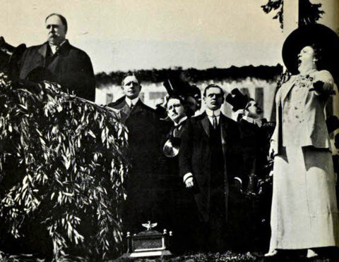 Nordica singing the national anthem in front of president Taft - San Francisco 1911