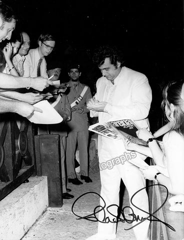Placido Domingo Signing Autographs