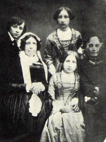 Cosima and her siblings