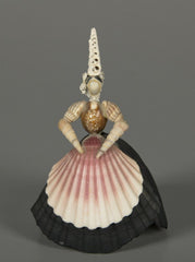 figurine religieuse en coquillages