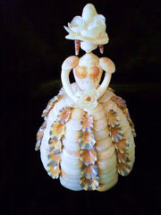 figurine princesse en coquillages