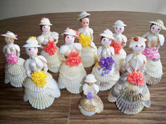 figurines filles en coquillages