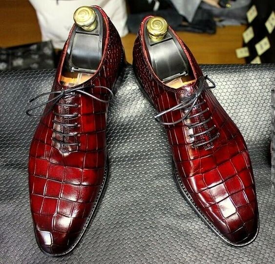 men maroon shoes