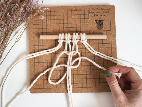 Square Knot macrame Tutorial. The Joyful Studio