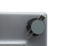 Tesla Model Y telefoonhouder met MagSafe, focus op de magnetische en draadloze oplaadfunctie.