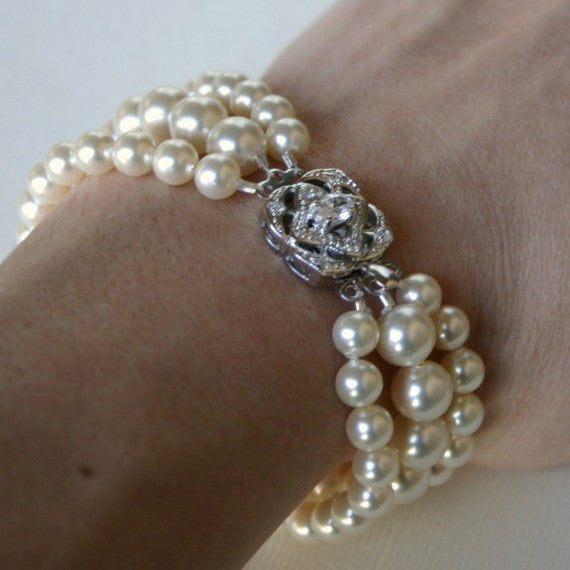 three strand pearl bracelet