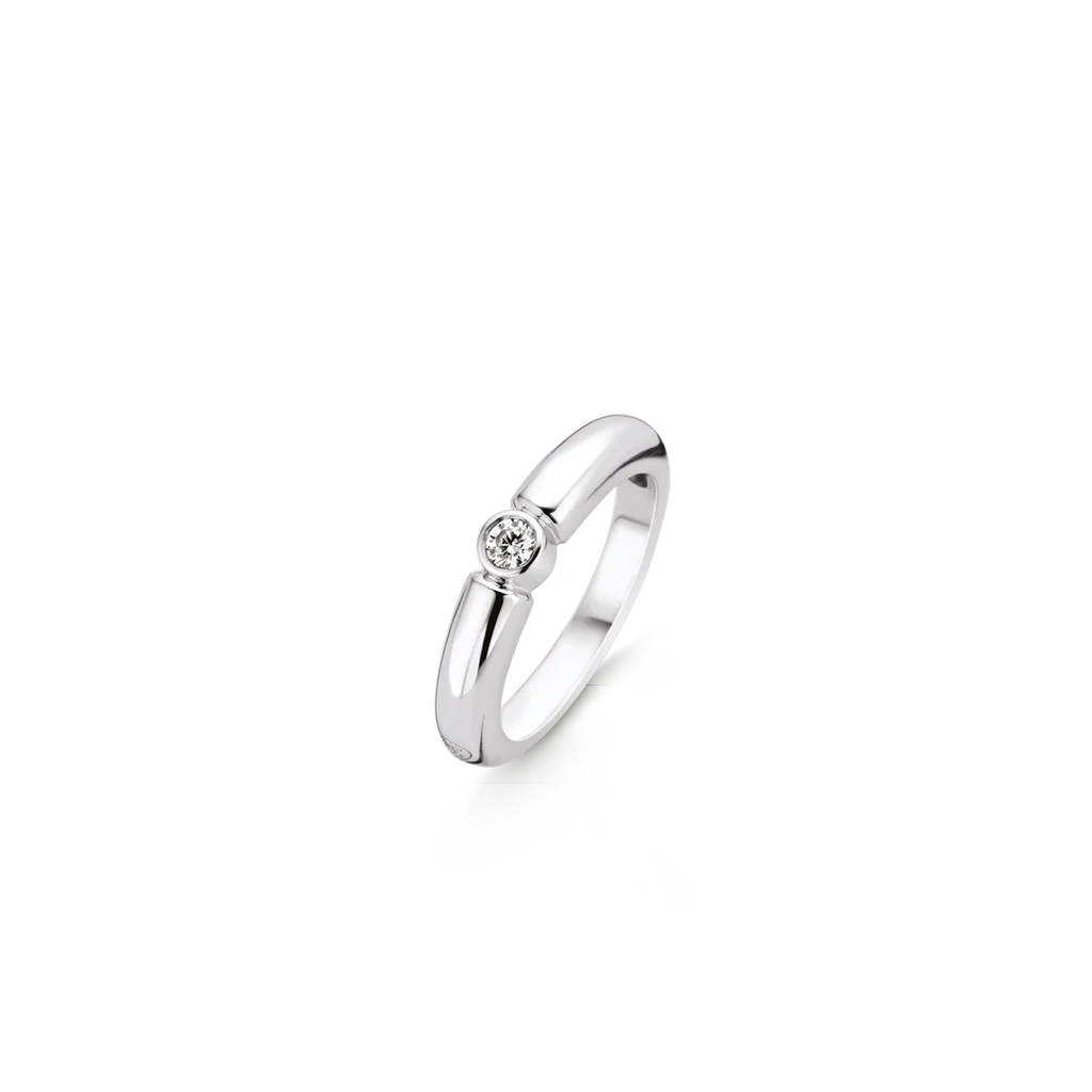 Center of Attention Ring