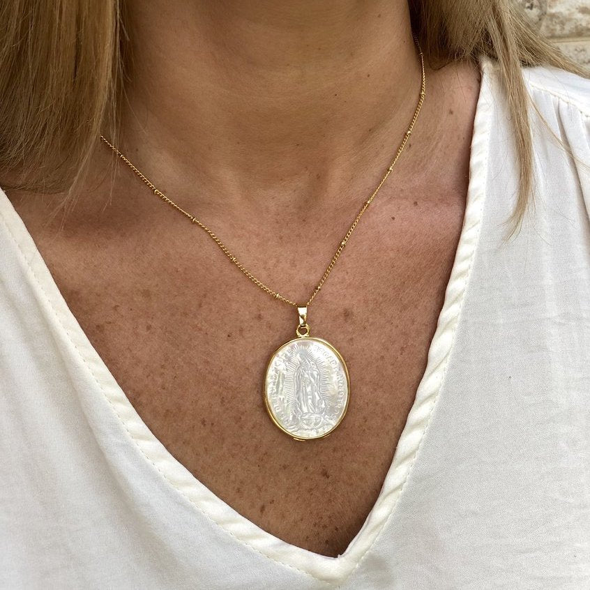 Virgen Milagrosa XL Mother Pearl Pendant