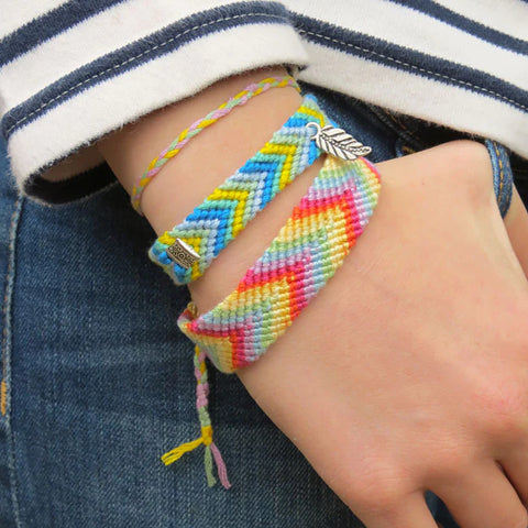 Friendship bracelet making kit