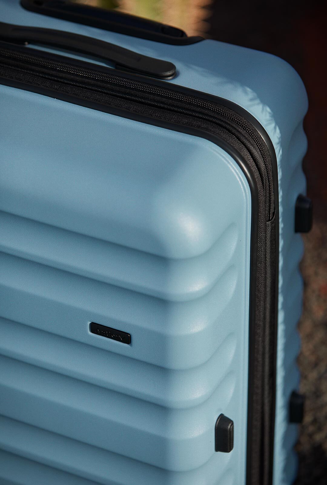 Antler Clifton hard-shell suitcase in Ocean blue