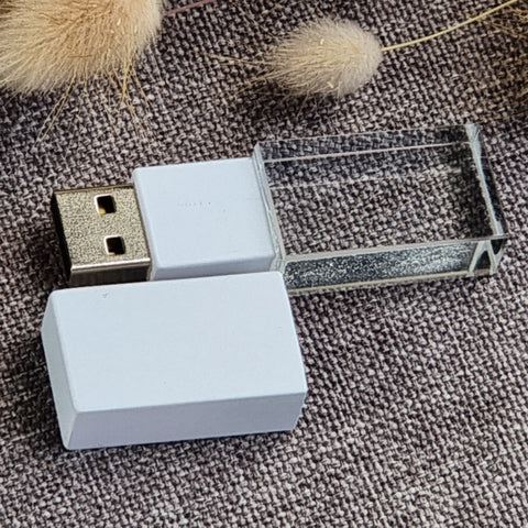 White USB with metal lid