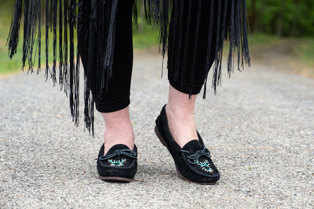 women's beaded native american black suede moccasins shoes