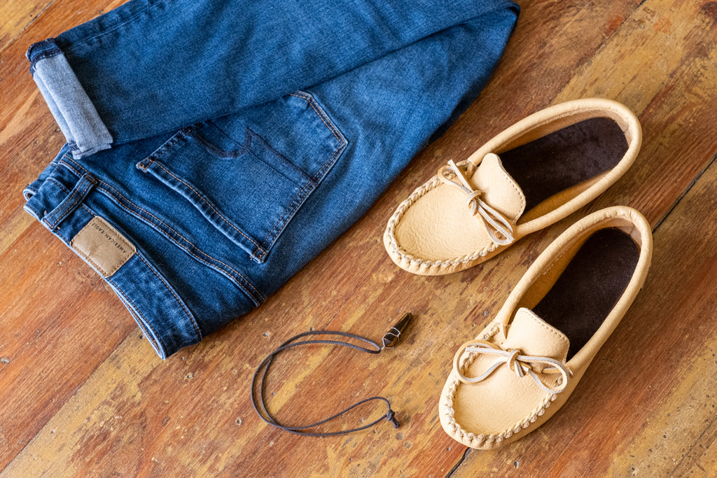 Weekend-style with comfortable moccasin slippers