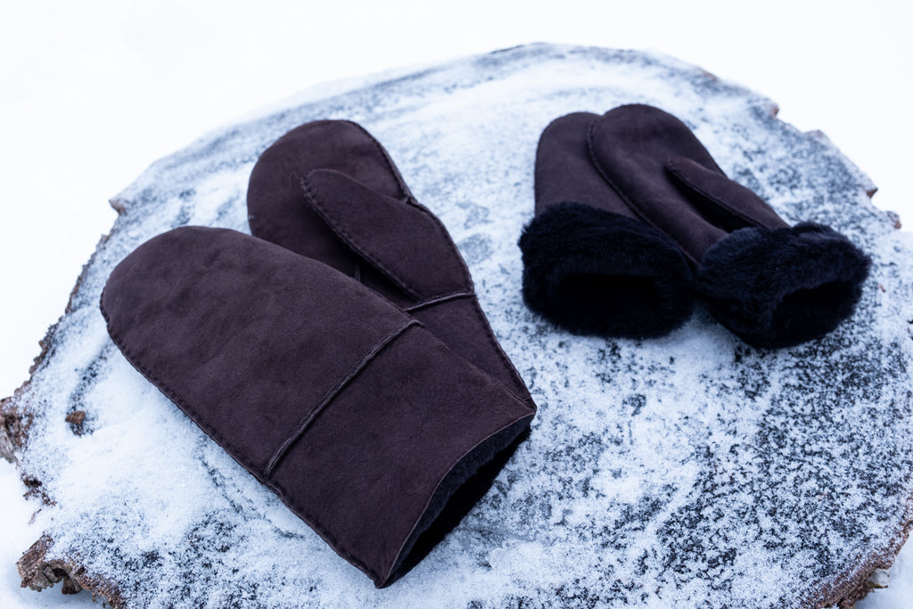 Sheepskin mittens that can be worn with collar up or down