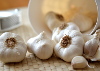 Picture of a garlic.