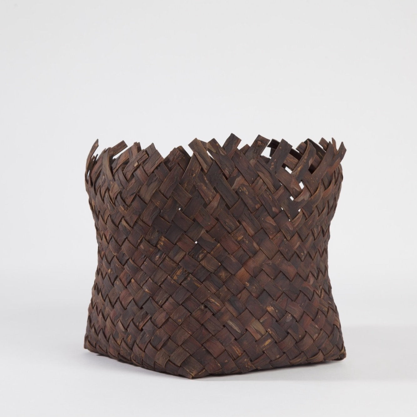 the-home-of-sustainable-things-pine-bark-basket-pineskins-hand-woven-studio-sarmite 