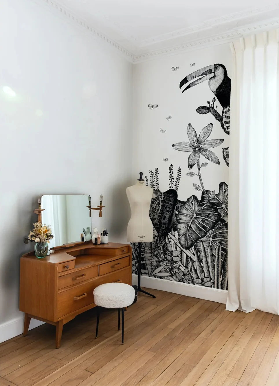 Safari Wild, Animal Mural Wallpaper in bedroom