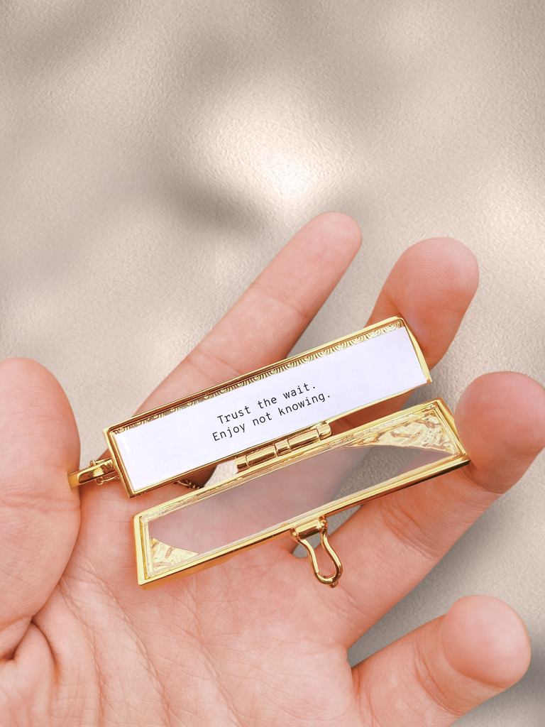 Personalized jewelry for your journey: "Enjoy not knowing"